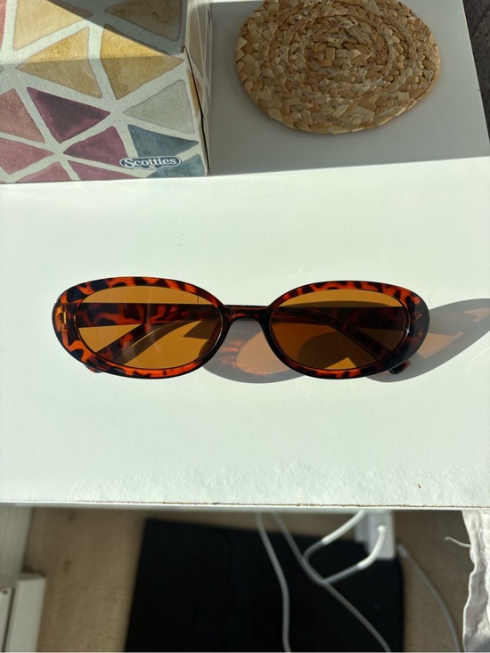 Accessories - Tortoiseshell Oval Sunglasses - Brown Lenses